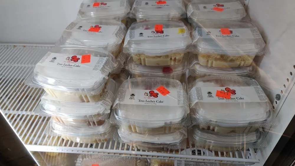 Tres Leches Y Cuatro Leches 10oz